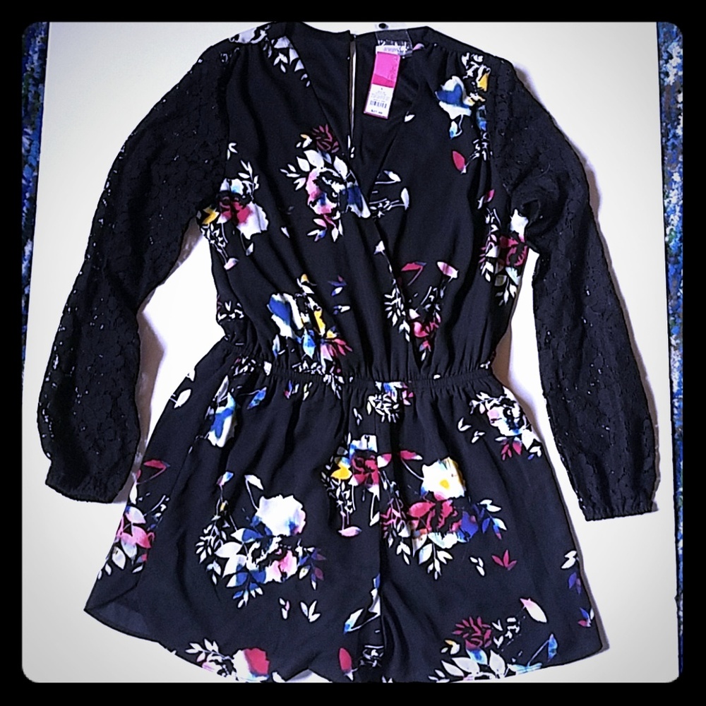 Romper size Large Xhileration